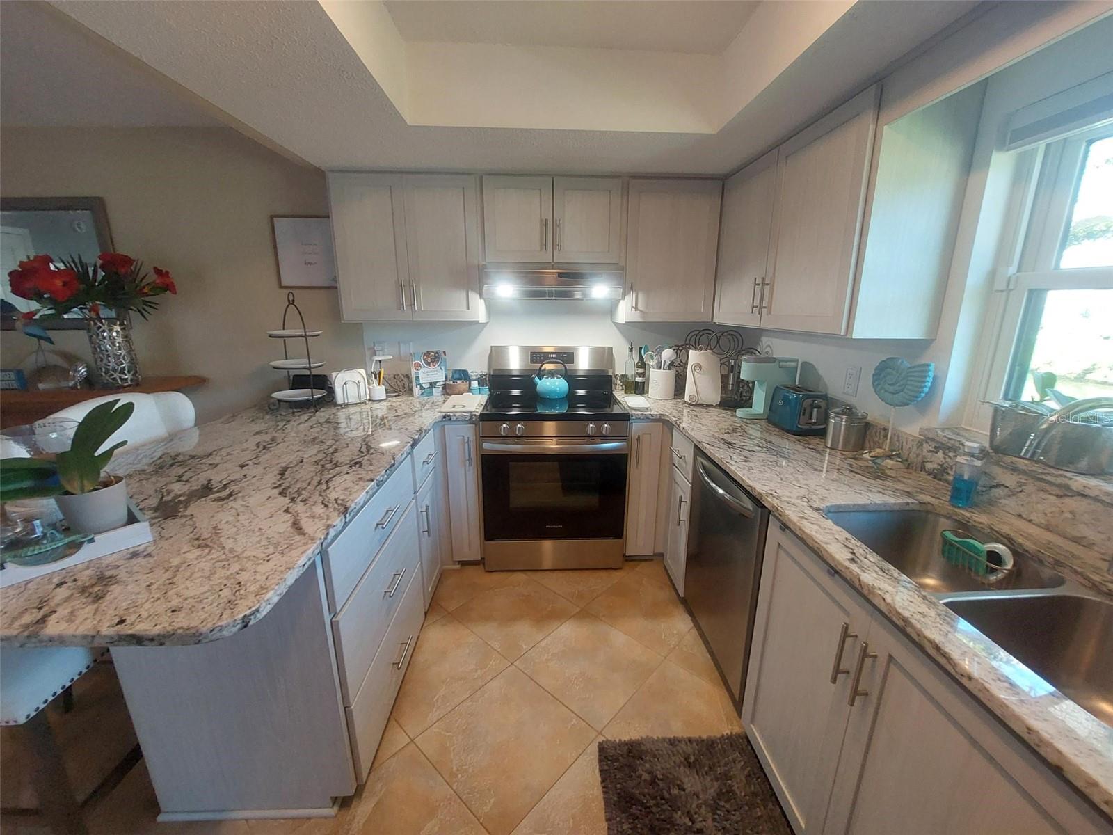 9446 Tradewinds Ave Property Photo 14
