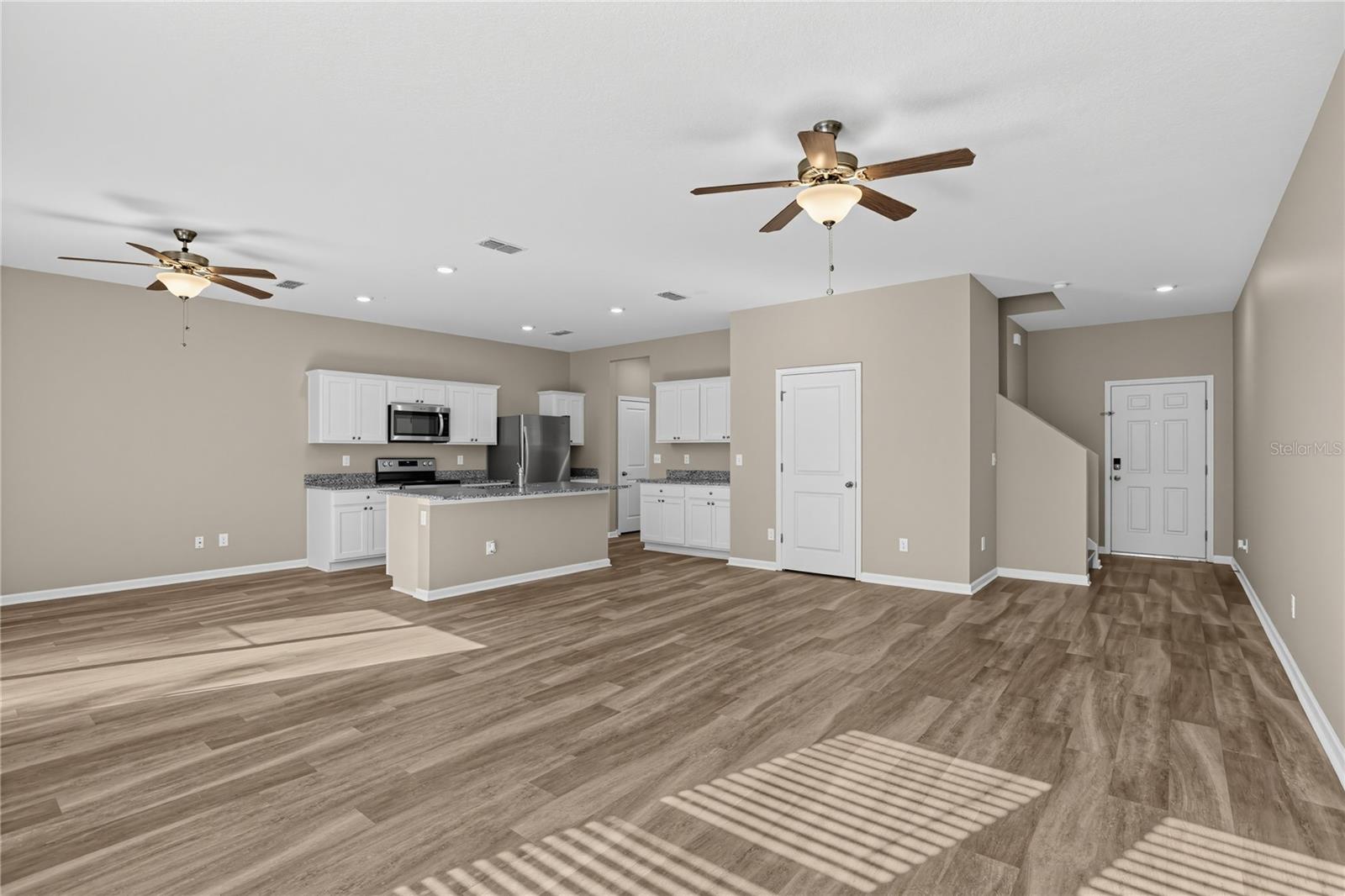 1033 Cades Cove Way Property Photo 4