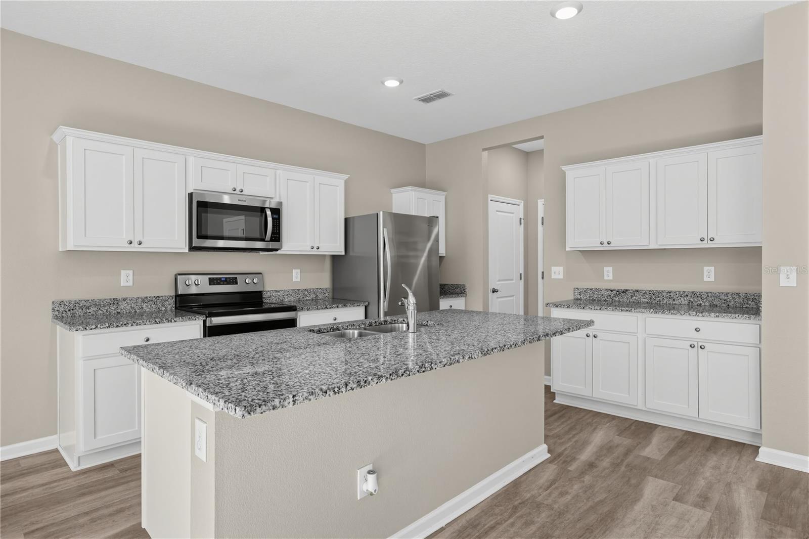 1033 Cades Cove Way Property Photo 9