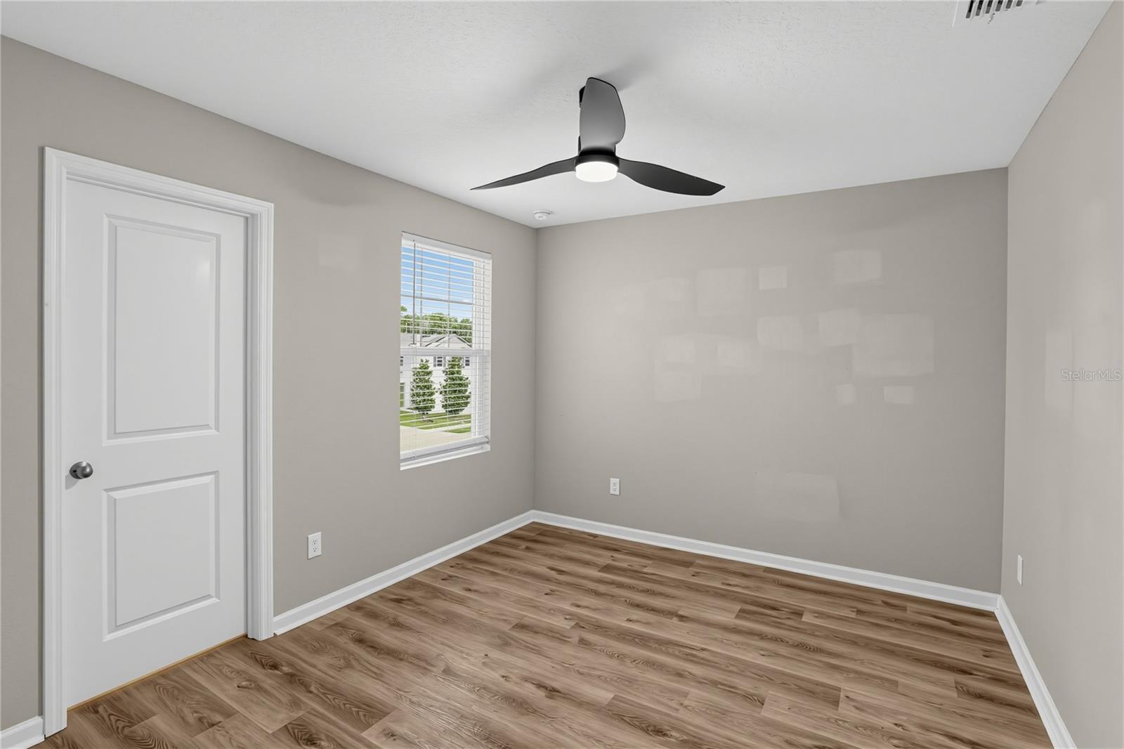 1033 Cades Cove Way Property Photo 15