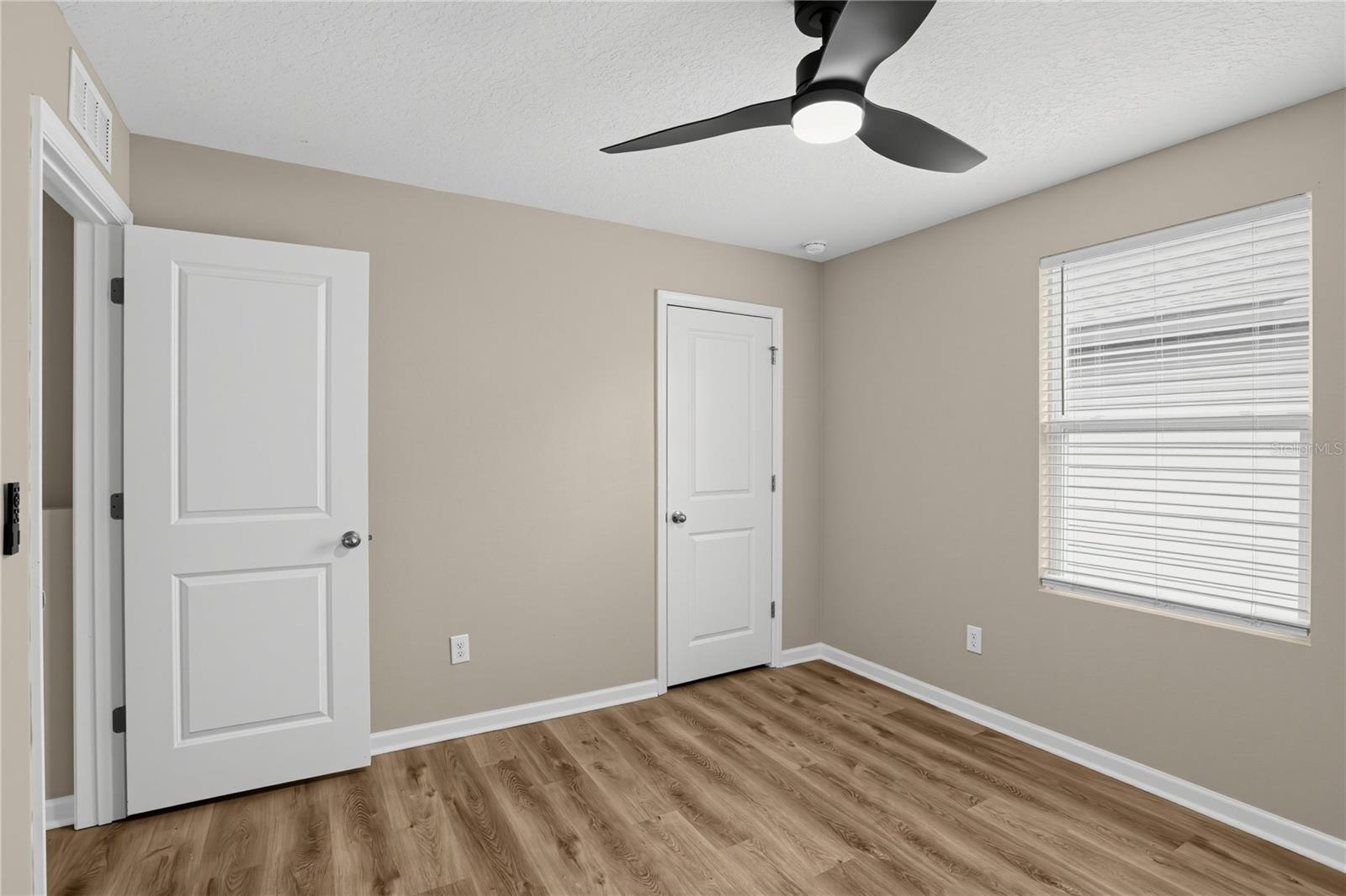 1033 Cades Cove Way Property Photo 16