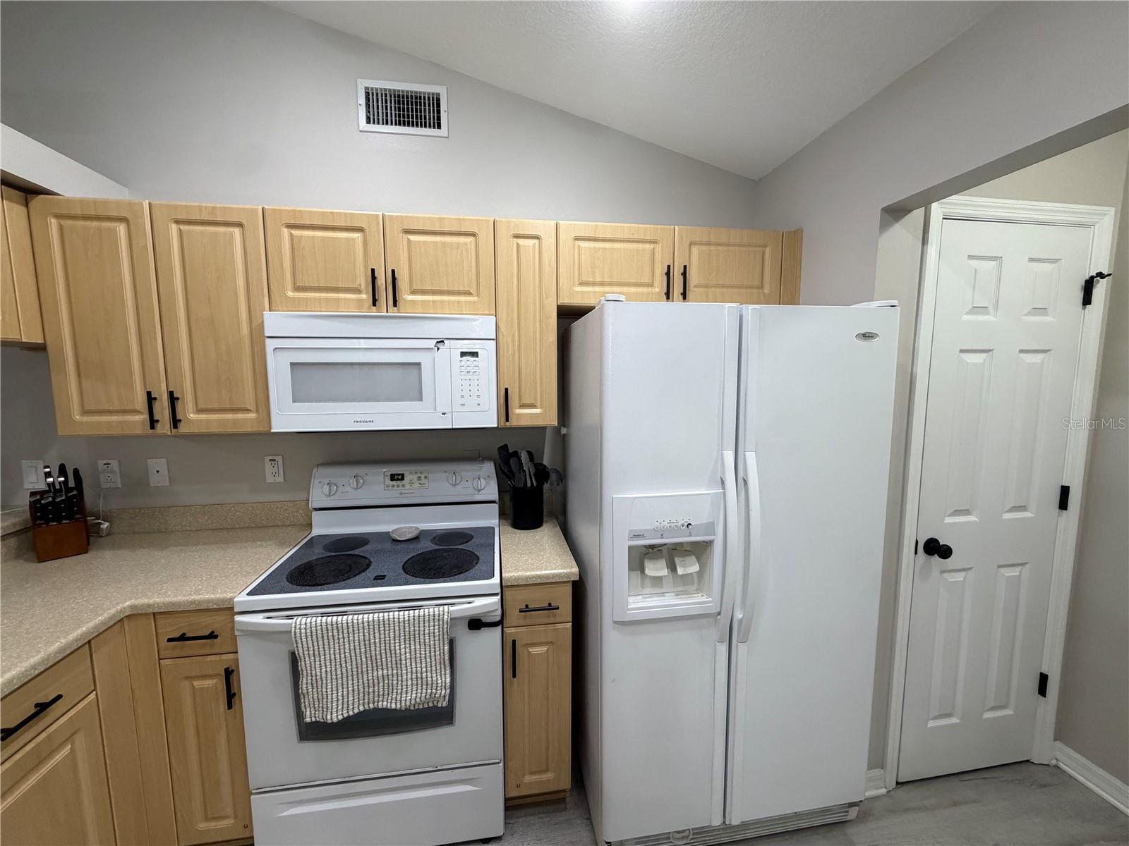 10106 Dusty Hill Loop Property Photo 4