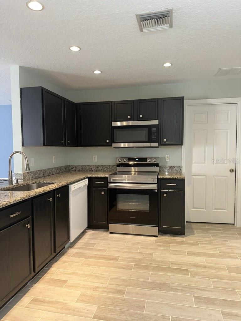 13646 Tramore Dr Property Photo 4
