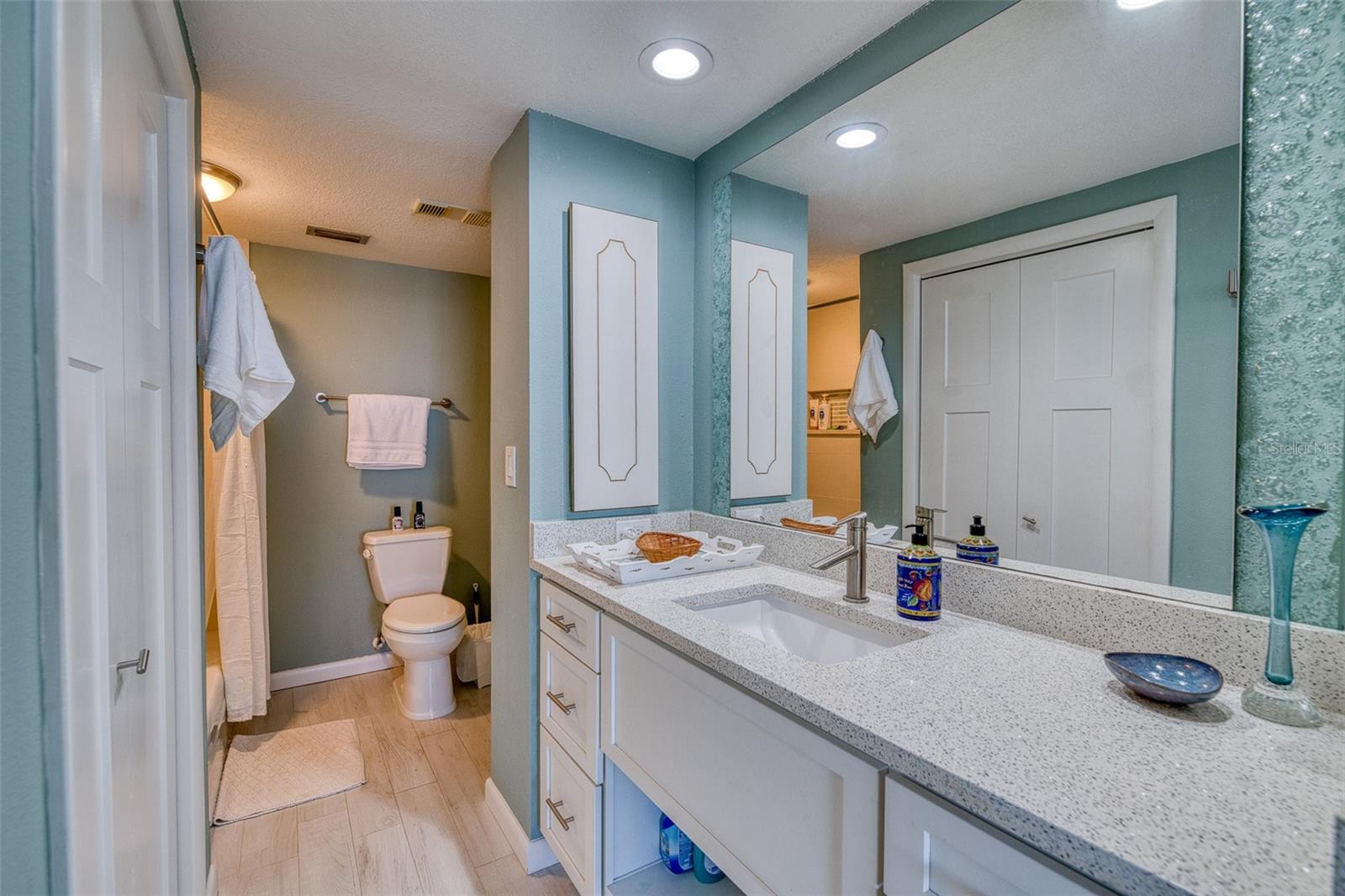 100 Pierce St #809 Property Photo 23