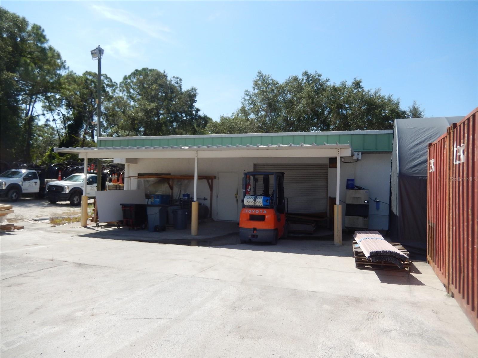 2015 Cattlemen Rd Property Photo 13