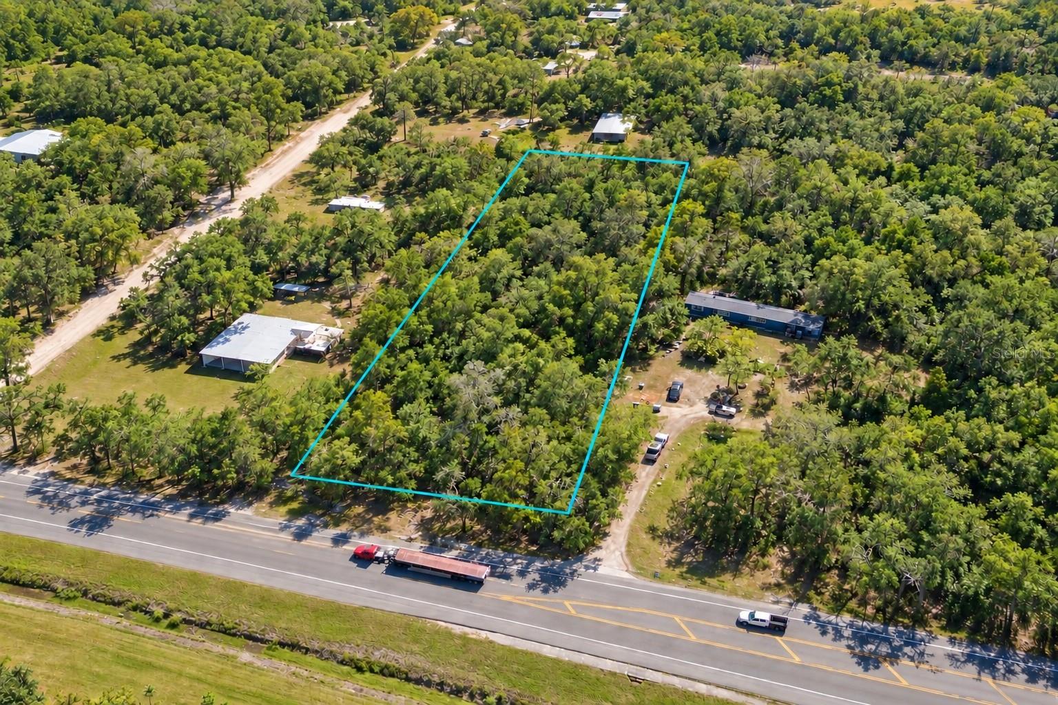 Lithia Pinecrest Rd Property Photo 1
