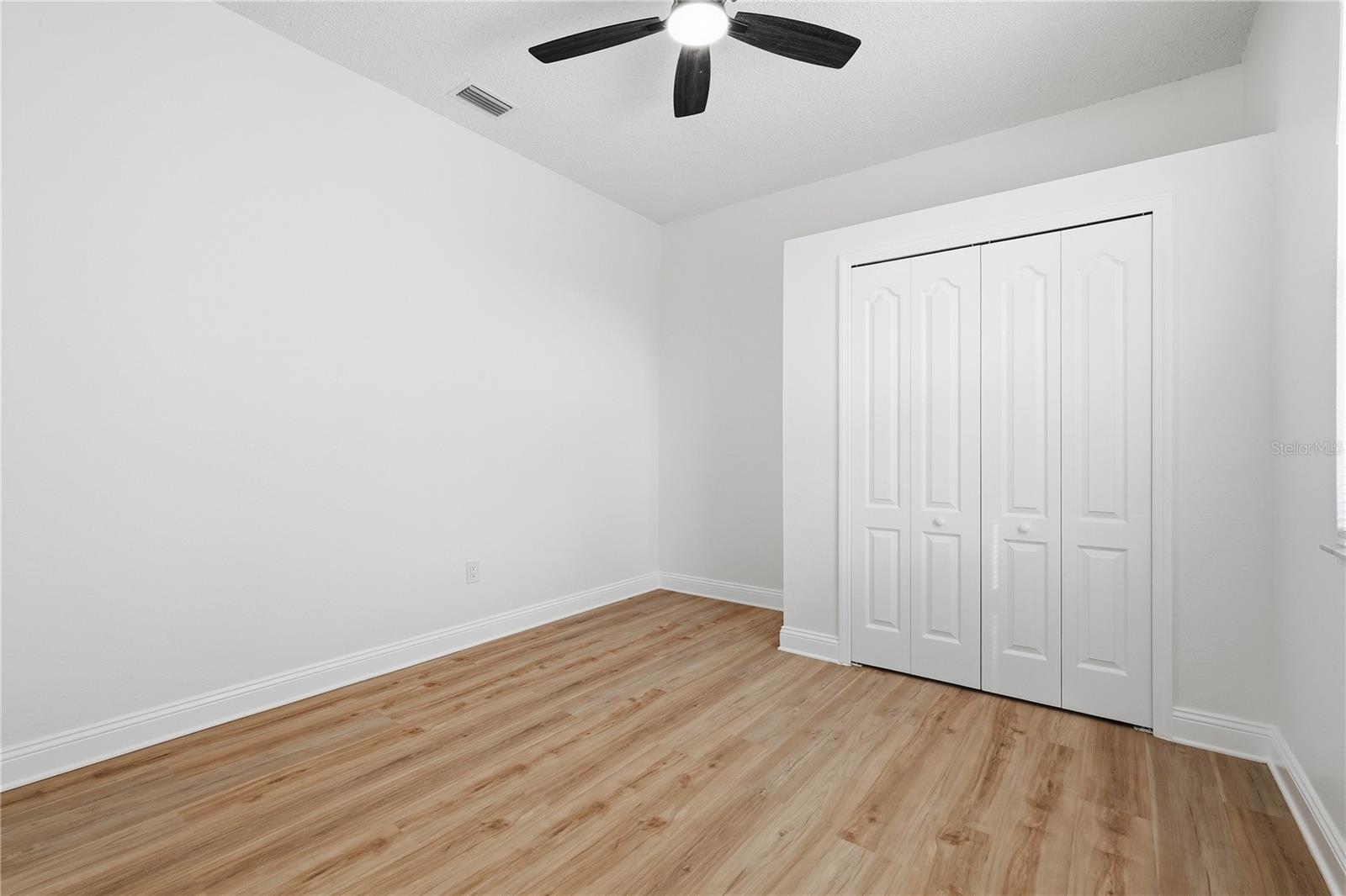 22536 Laureldale Dr Property Photo 16
