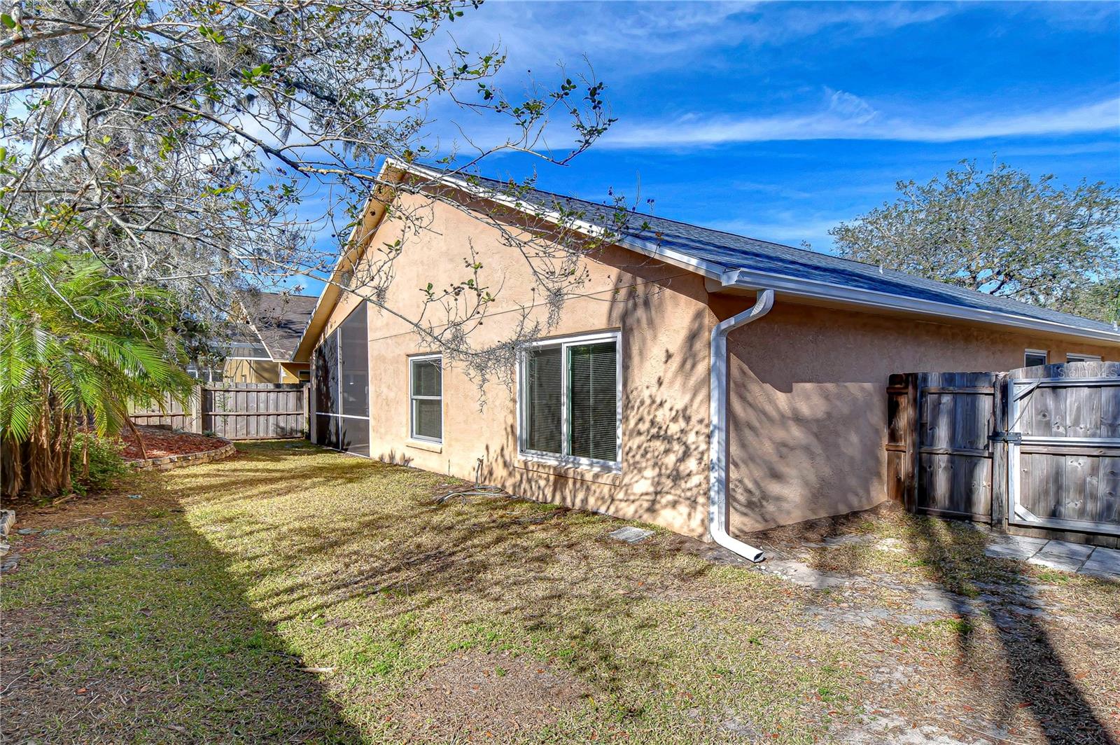 2529 Clareside Dr Property Photo 3