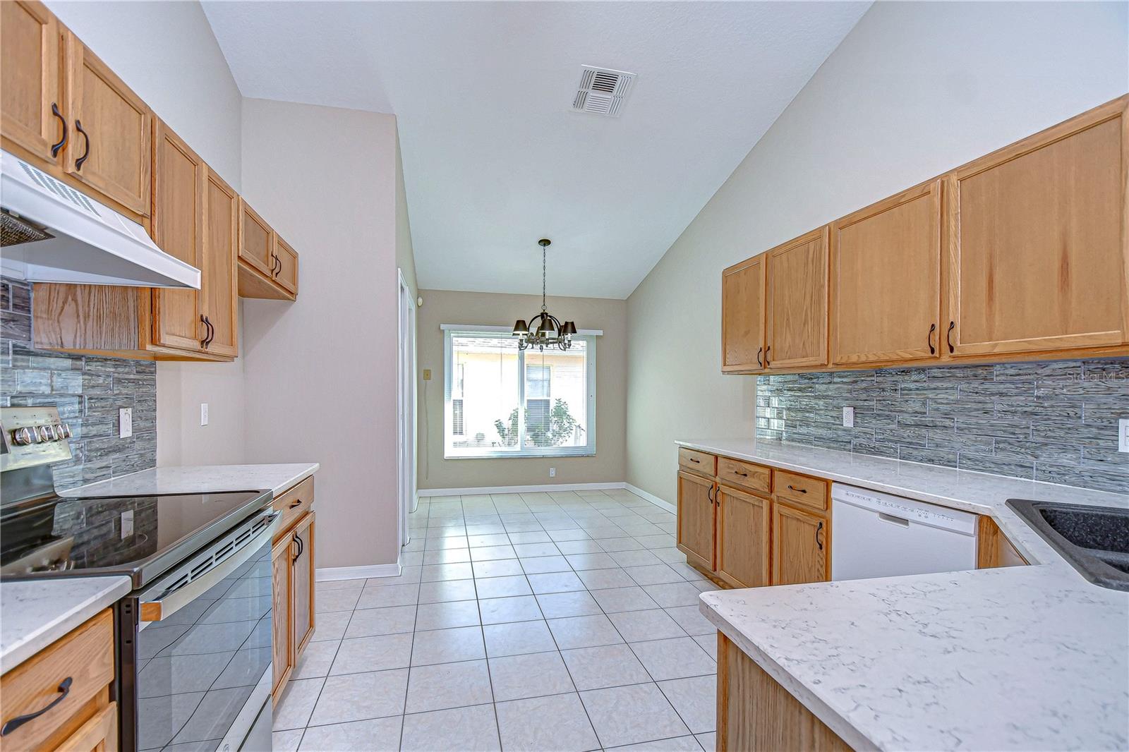 2529 Clareside Dr Property Photo 7