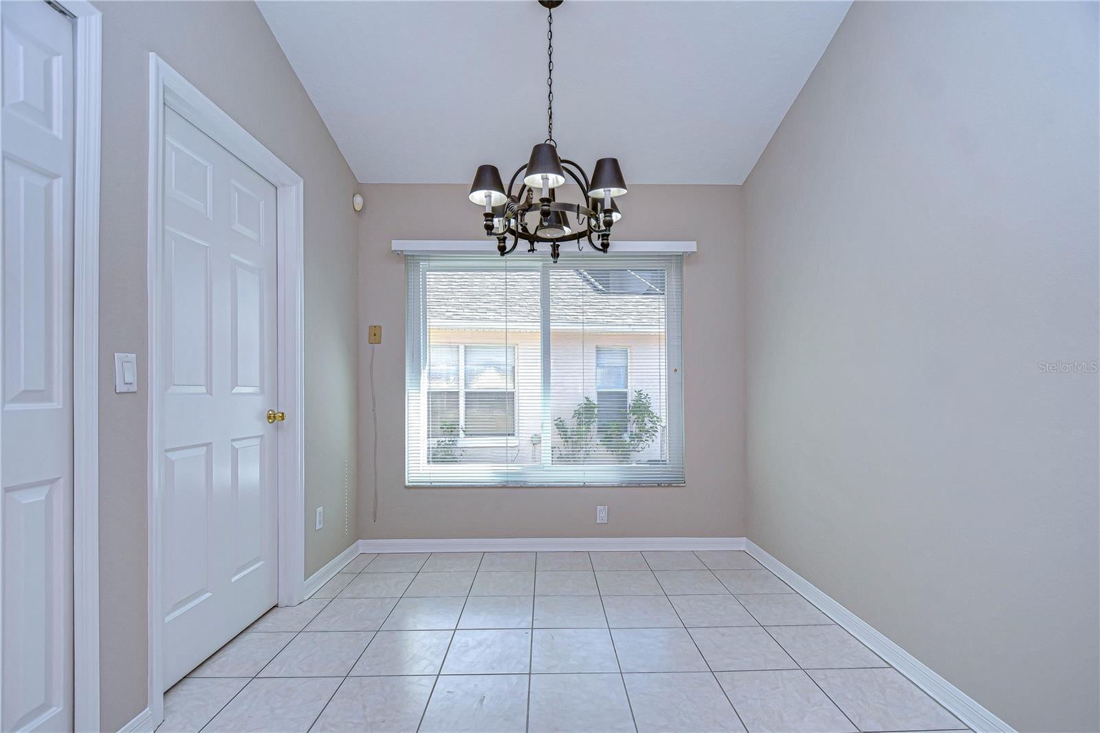2529 Clareside Dr Property Photo 9