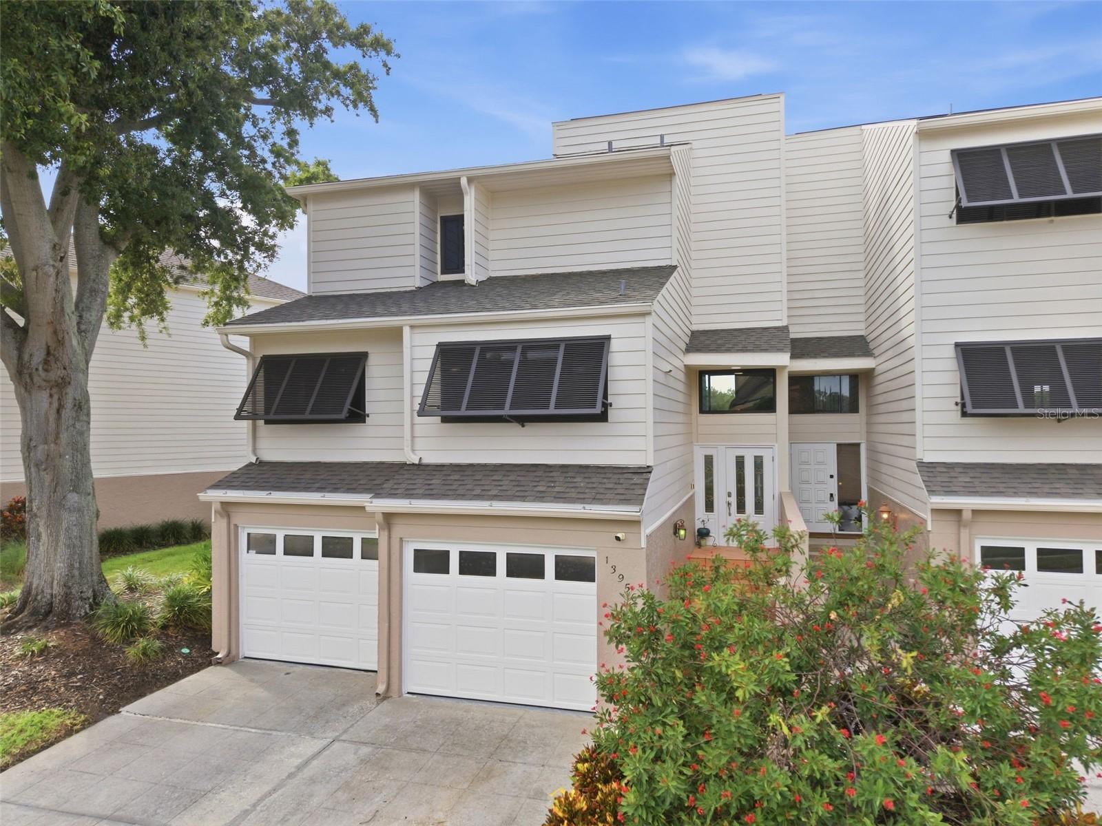 13956 Lake Point Dr Property Photo 1