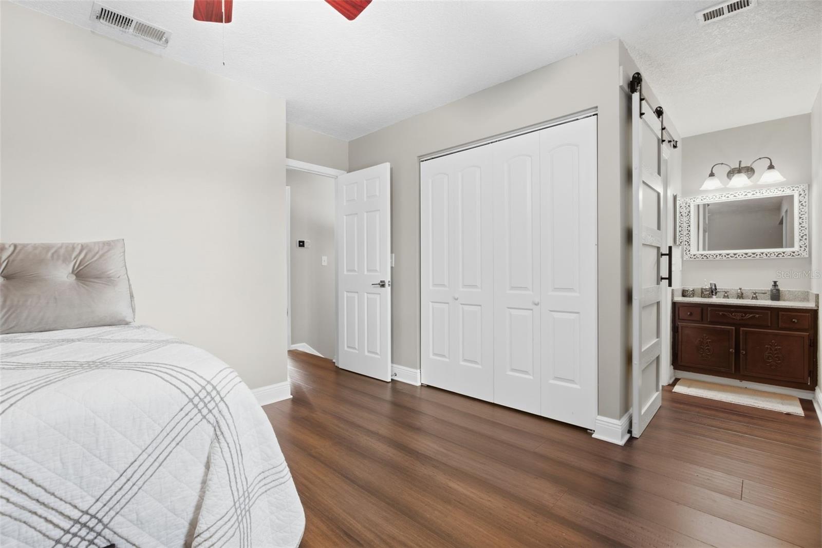 13956 Lake Point Dr Property Photo 34
