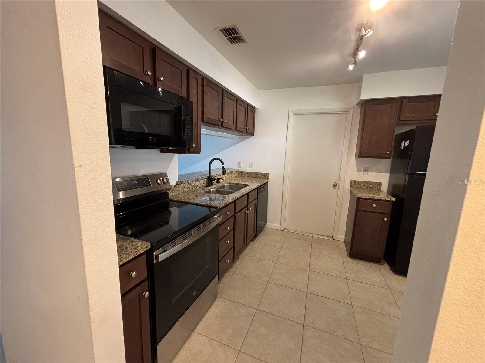 1761 Lakeview Village Dr Property Photo 5