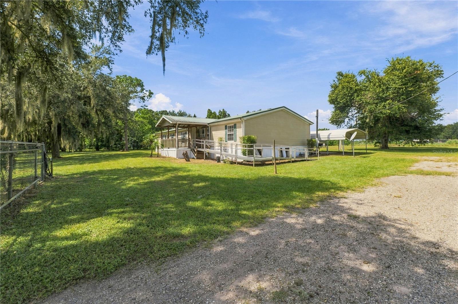 8611 County Line Rd Property Photo 3