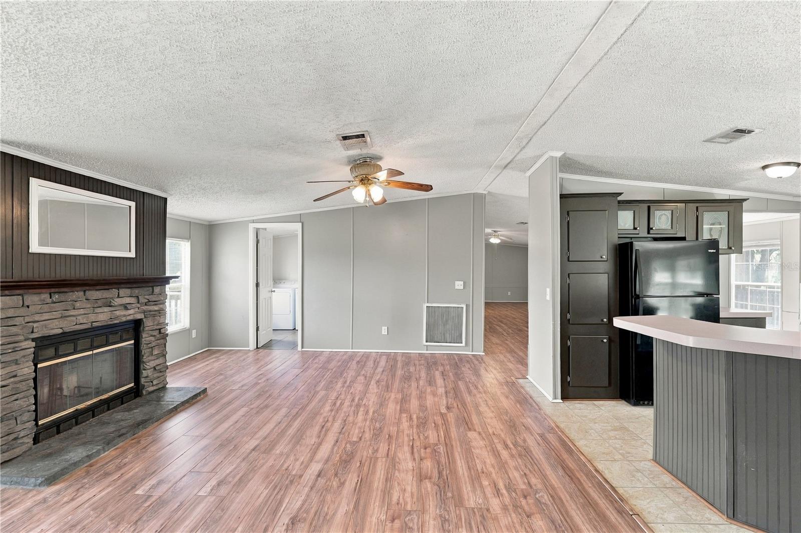 8611 County Line Rd Property Photo 10