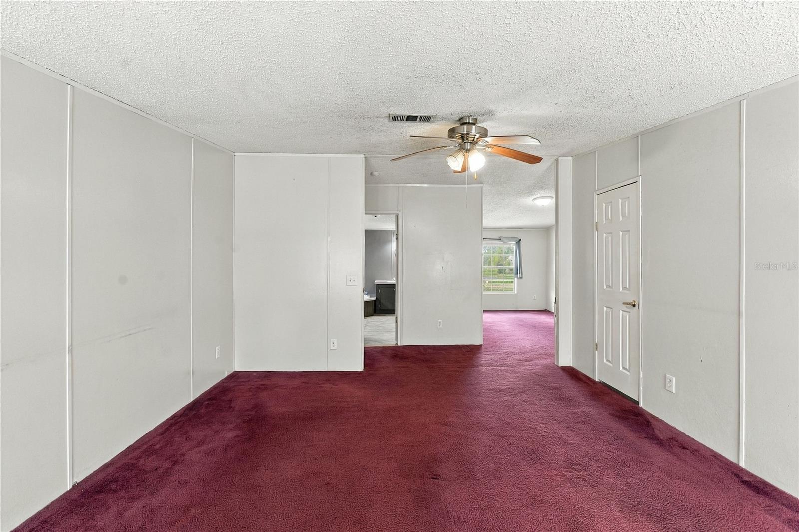 8611 County Line Rd Property Photo 15