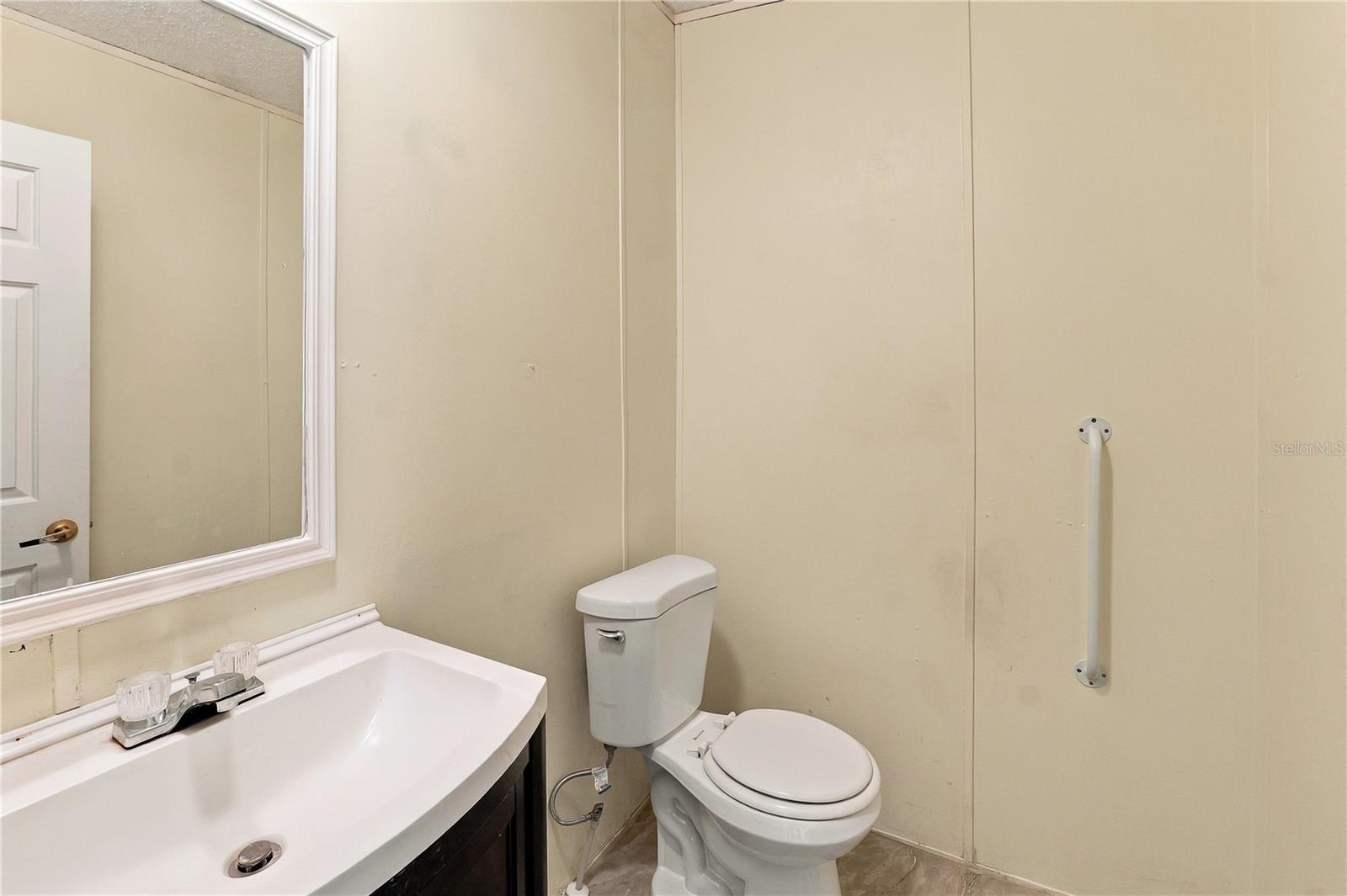 8611 County Line Rd Property Photo 24
