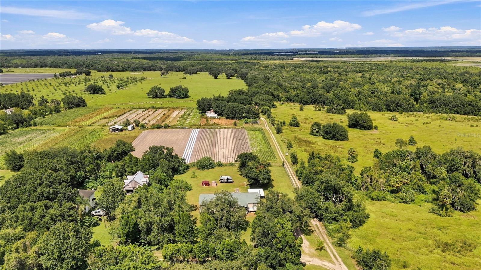 8611 County Line Rd Property Photo 32