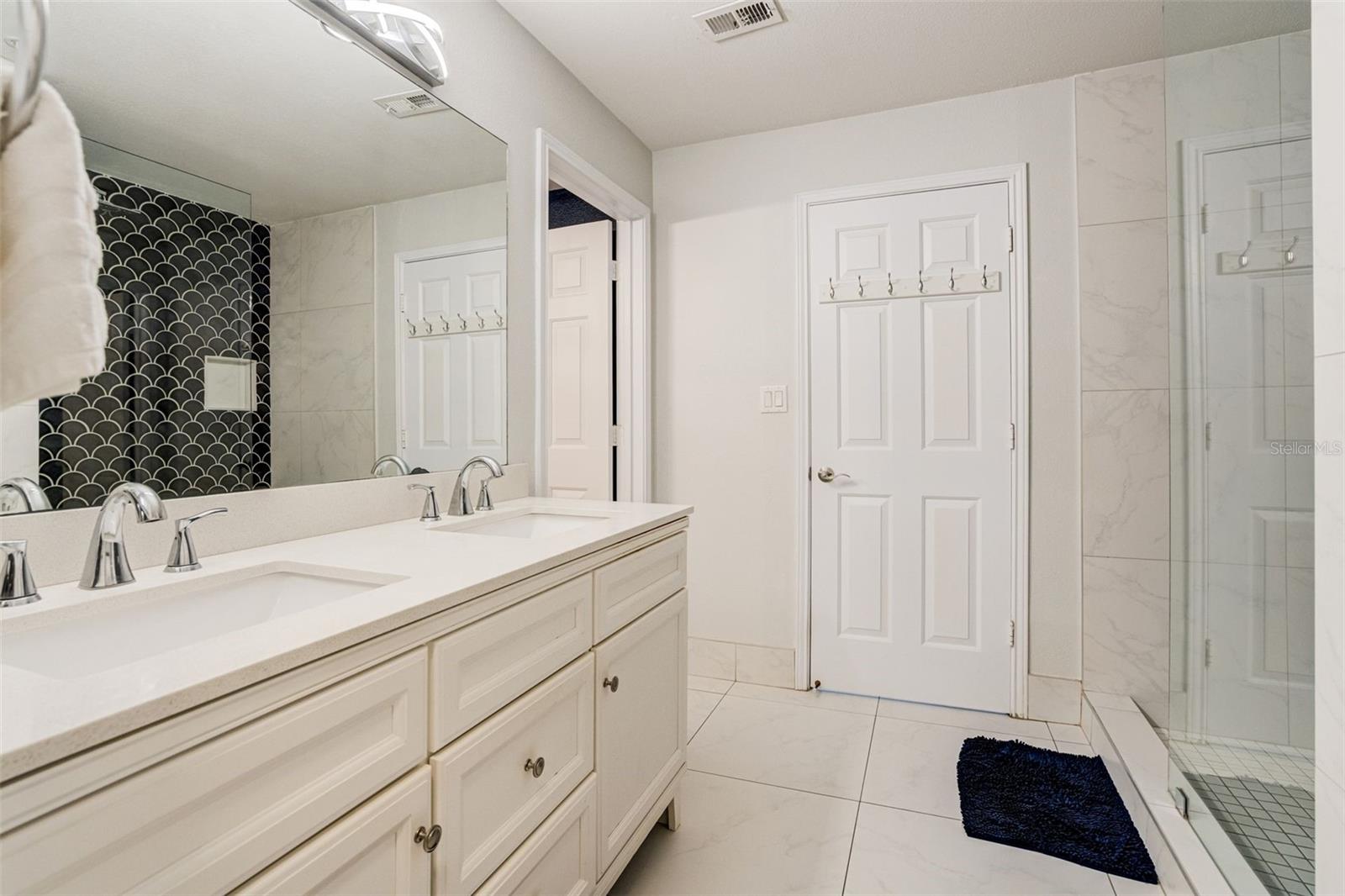 1230 S Missouri Ave #704 Property Photo 10