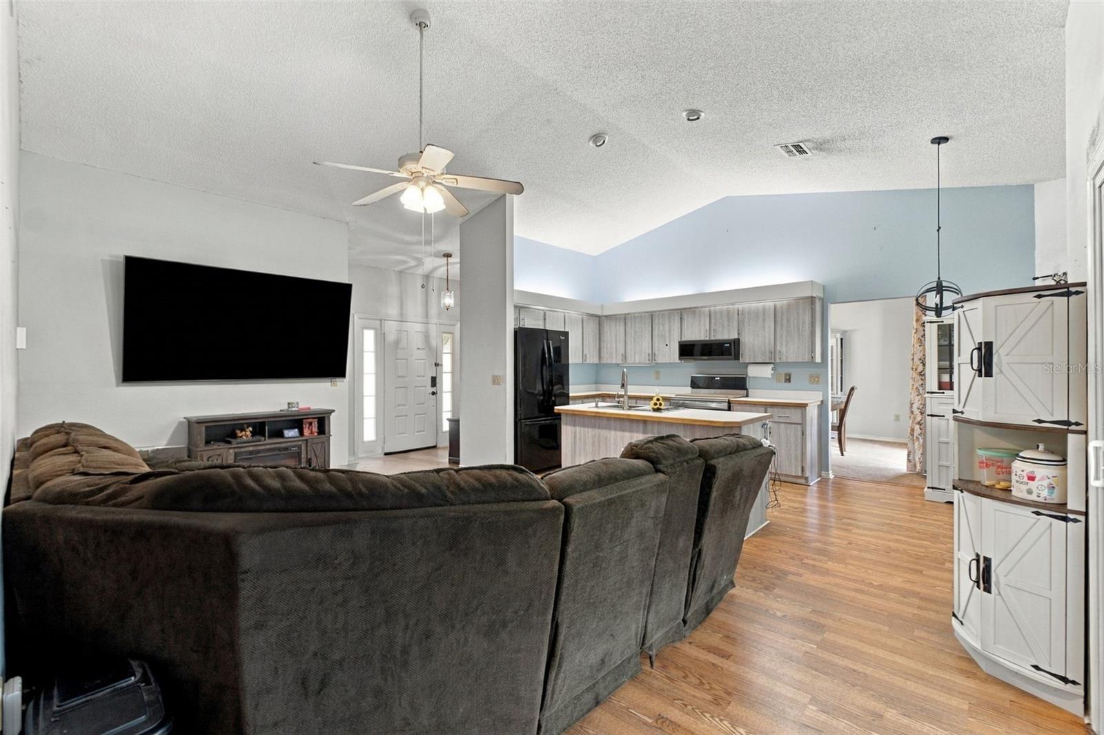 6160 Layton Ave Property Photo 5