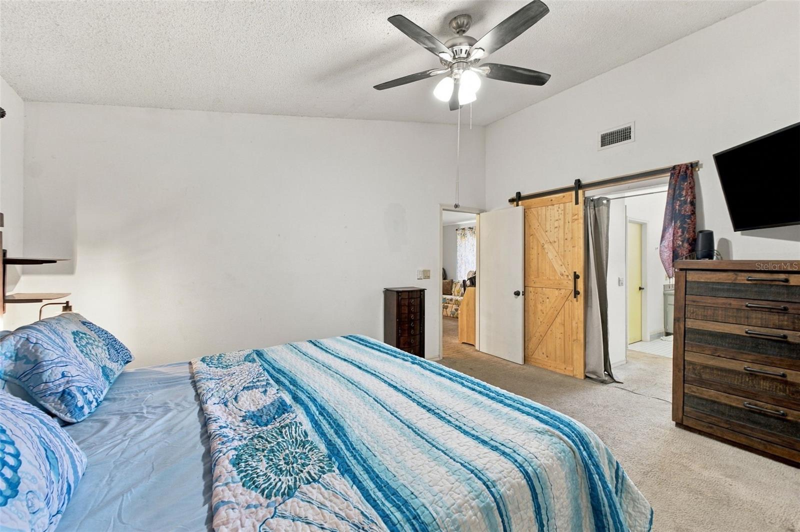 6160 Layton Ave Property Photo 15