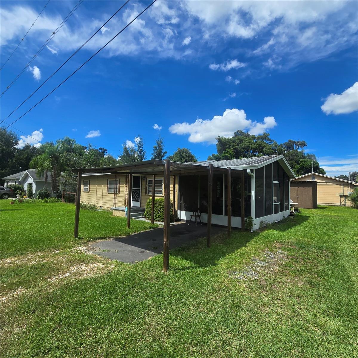 304 Palm Ave Property Photo 3