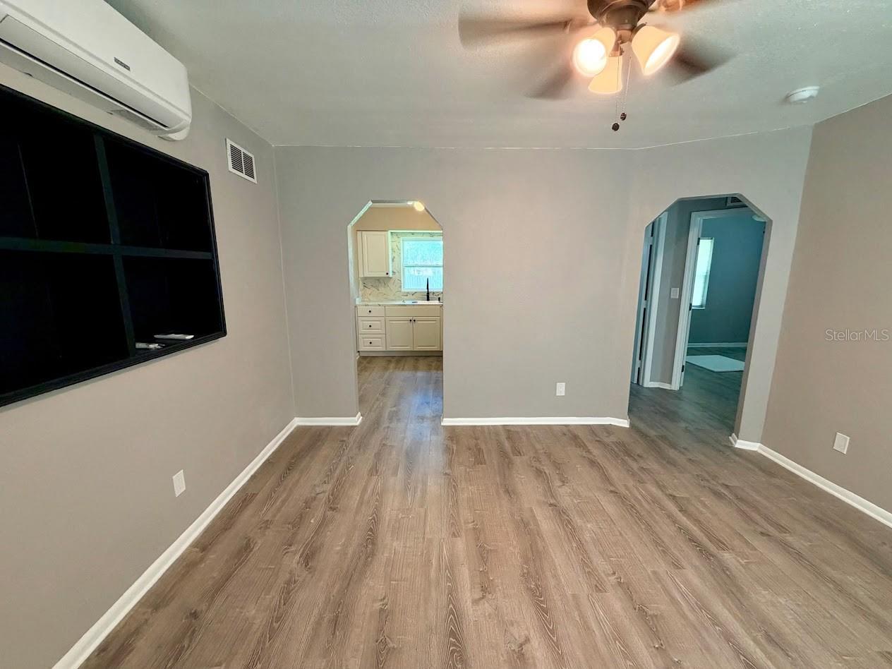 704 E Richmere St Property Photo 2