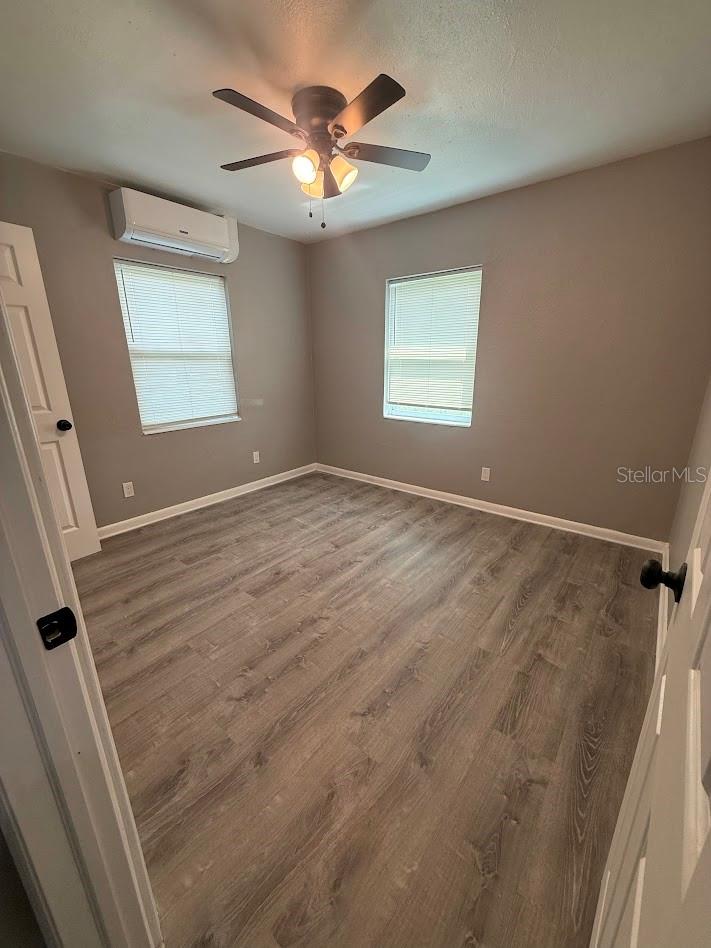 704 E Richmere St Property Photo 4