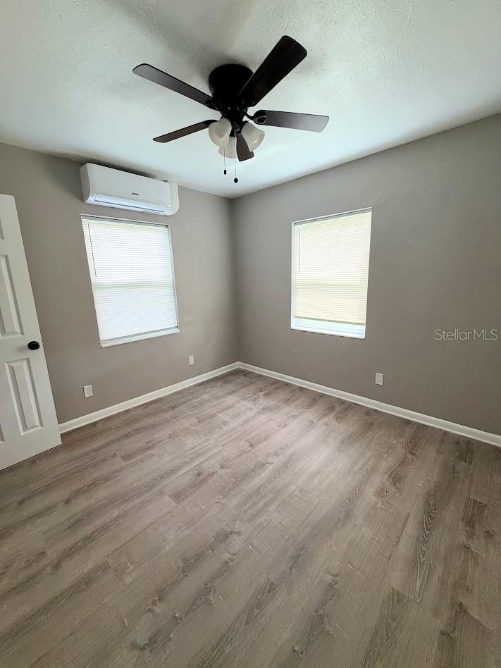 704 E Richmere St Property Photo 9