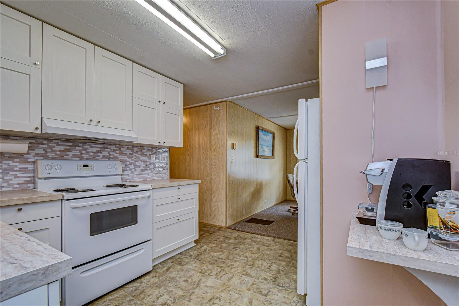 6128 Ridgewood Dr Property Photo 6