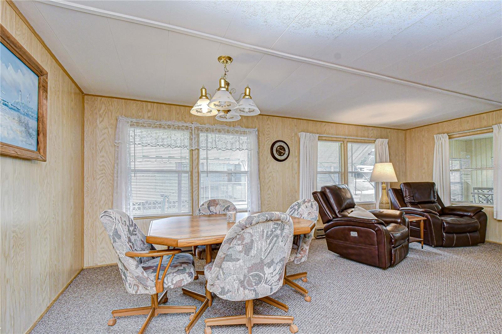 6128 Ridgewood Dr Property Photo 14