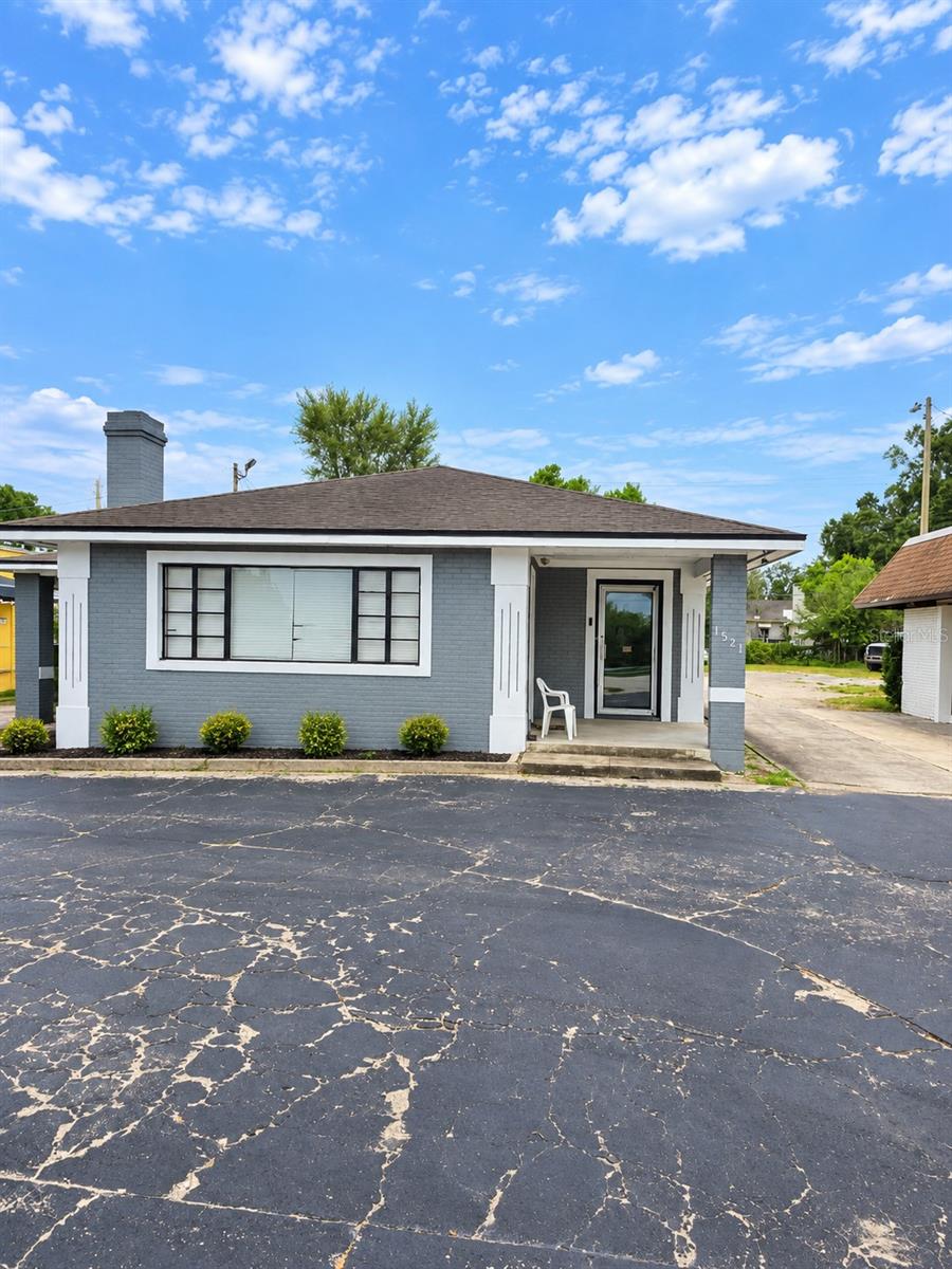TB8550735 Property Photo 1