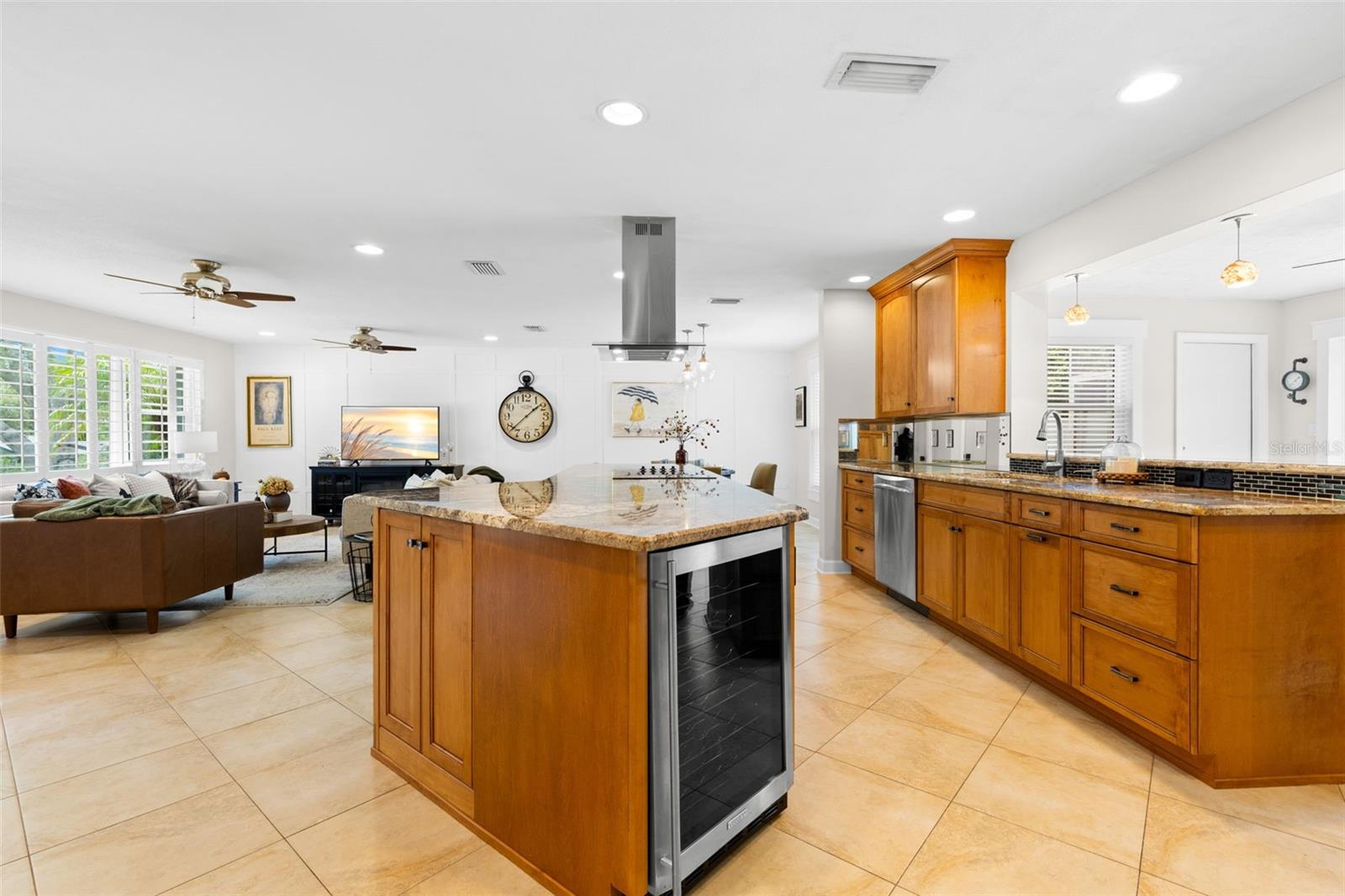 14271 Iroquois Ave Property Photo 10