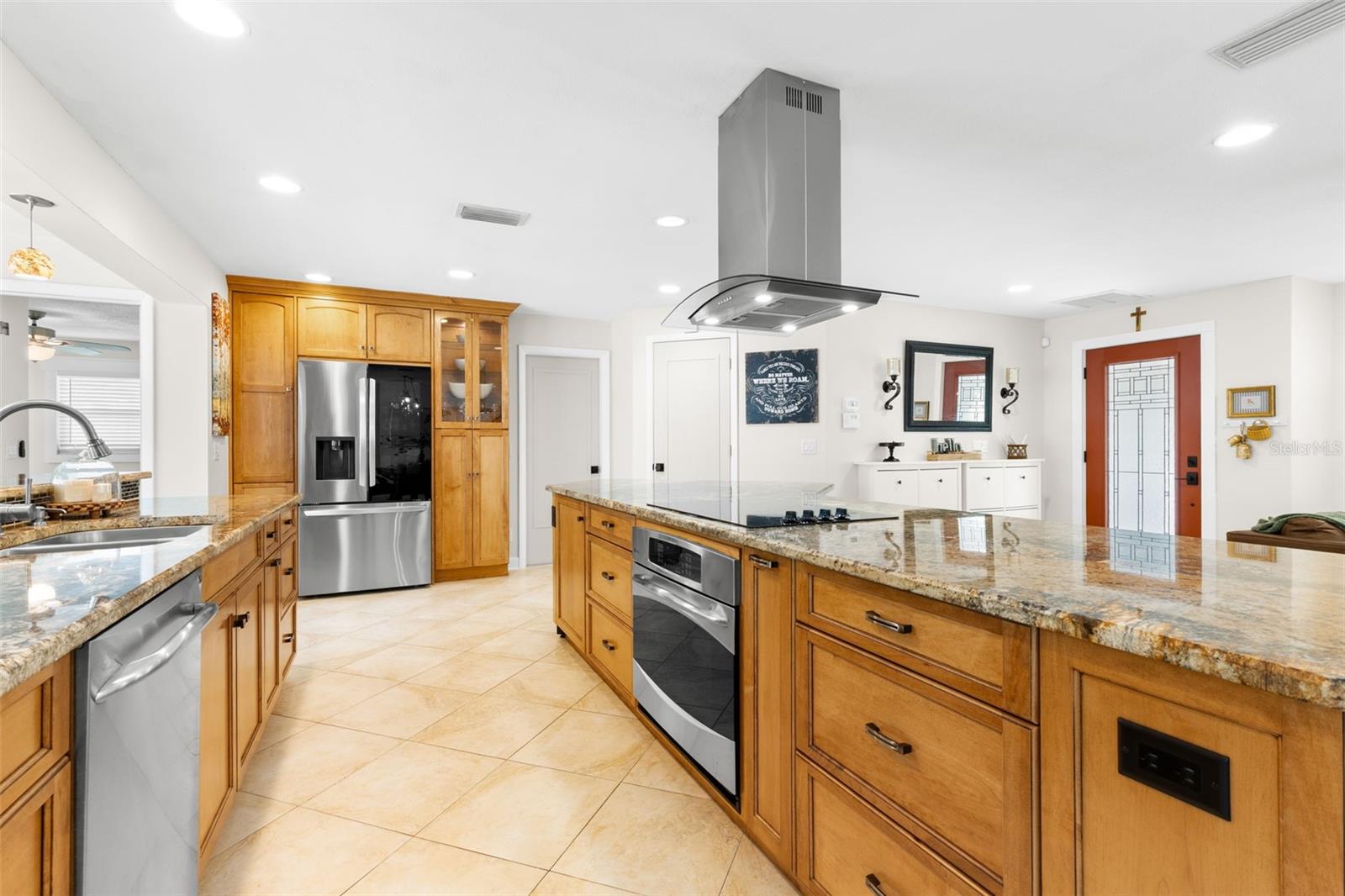 14271 Iroquois Ave Property Photo 13