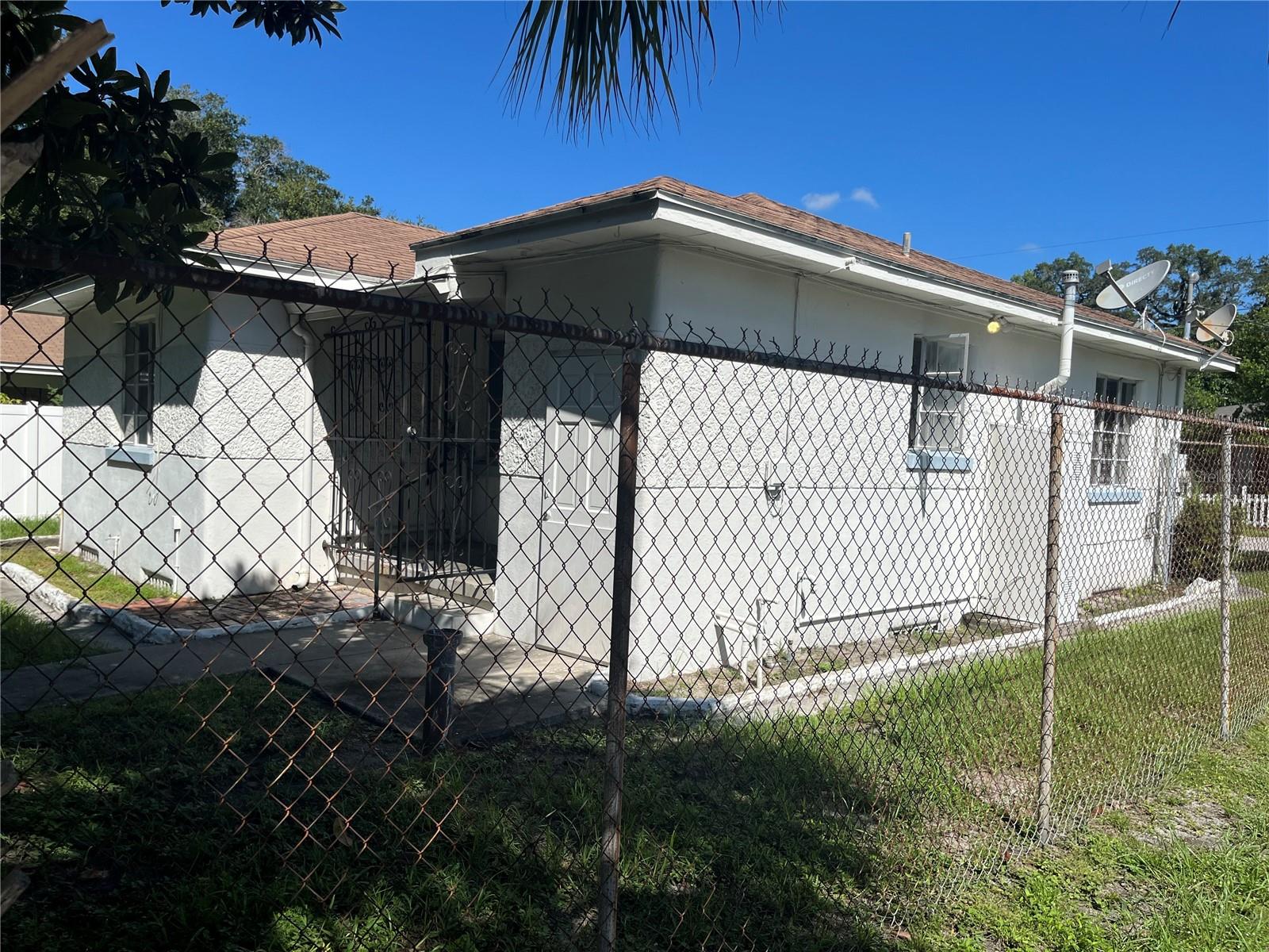 1227 E 24th Ave Property Photo 3