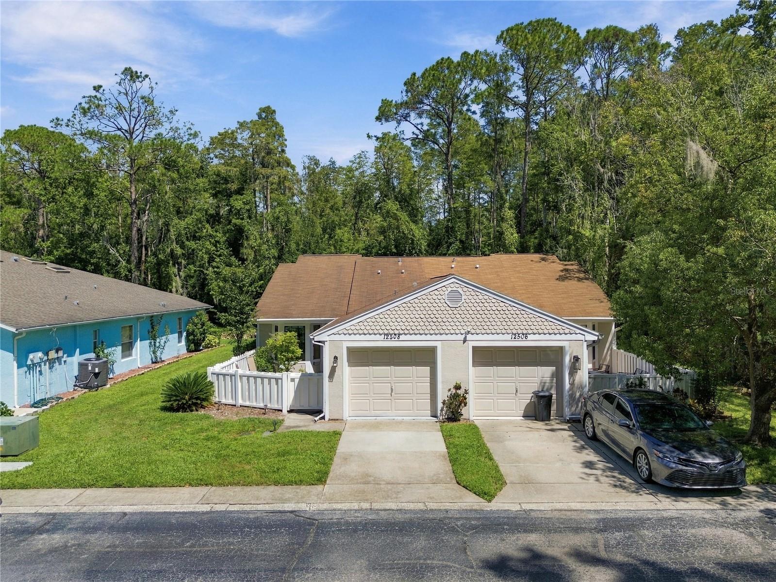 12508 Hollybrook Ln Property Photo 2