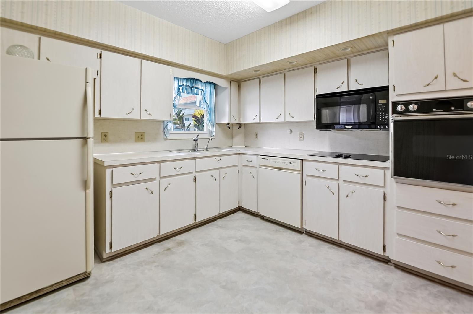 2255 Philippine Dr #19 Property Photo 11