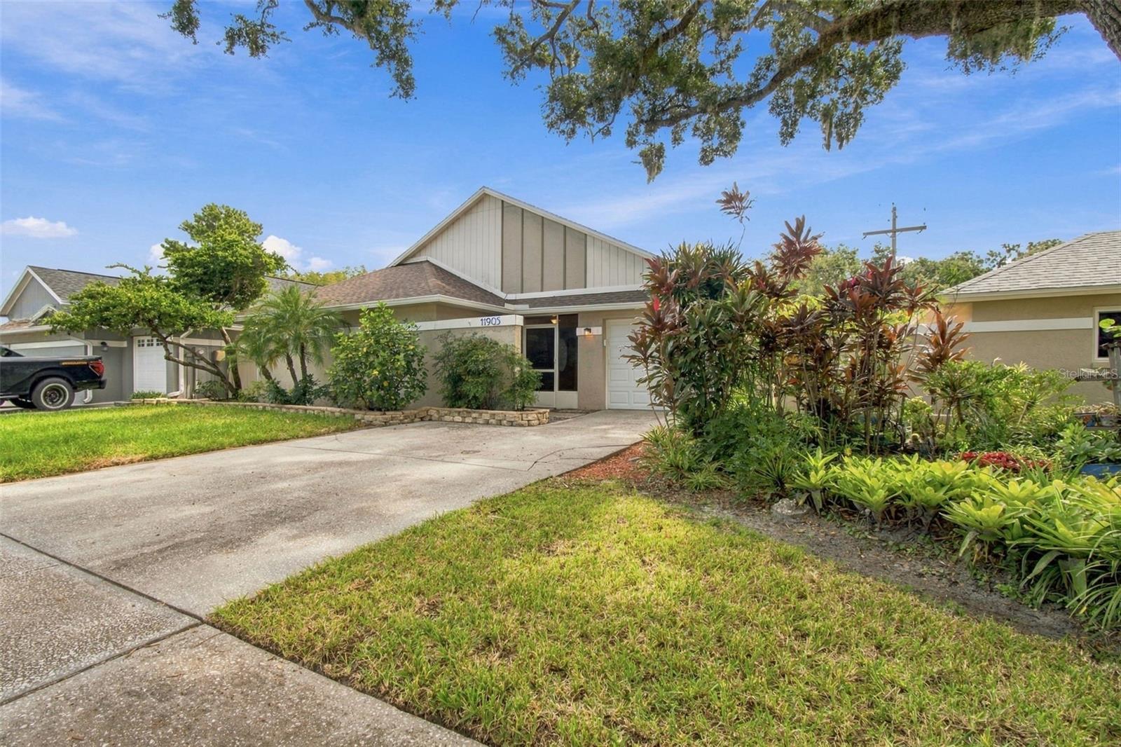 11905 Hickorynut Dr Property Photo 2