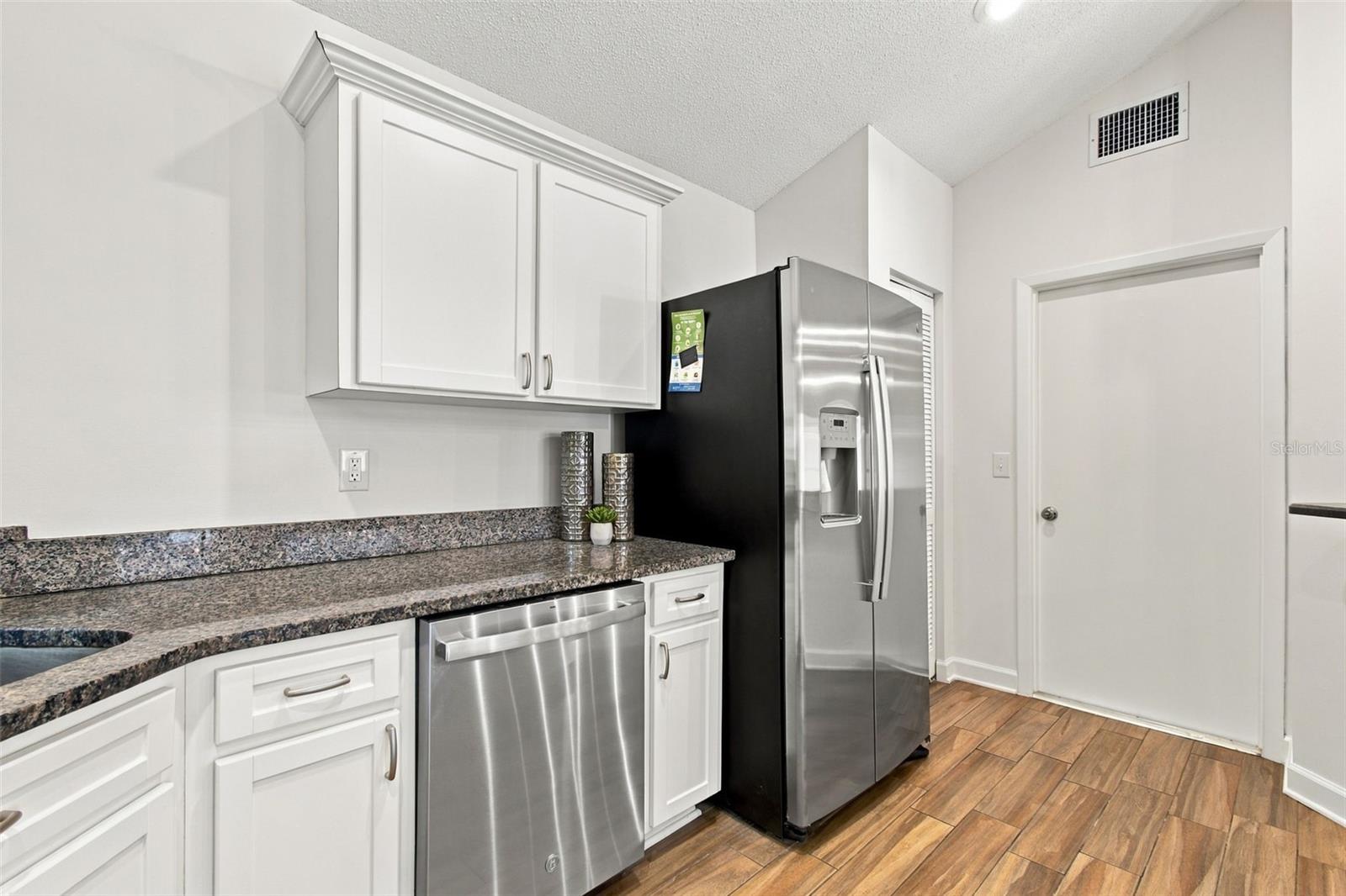 11905 Hickorynut Dr Property Photo 31