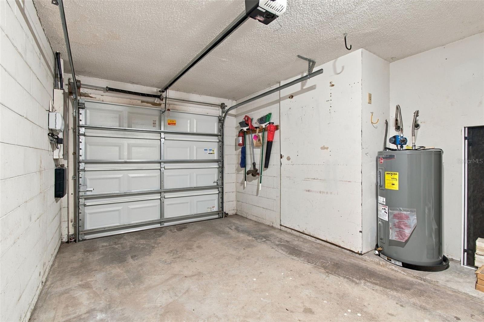 11905 Hickorynut Dr Property Photo 43