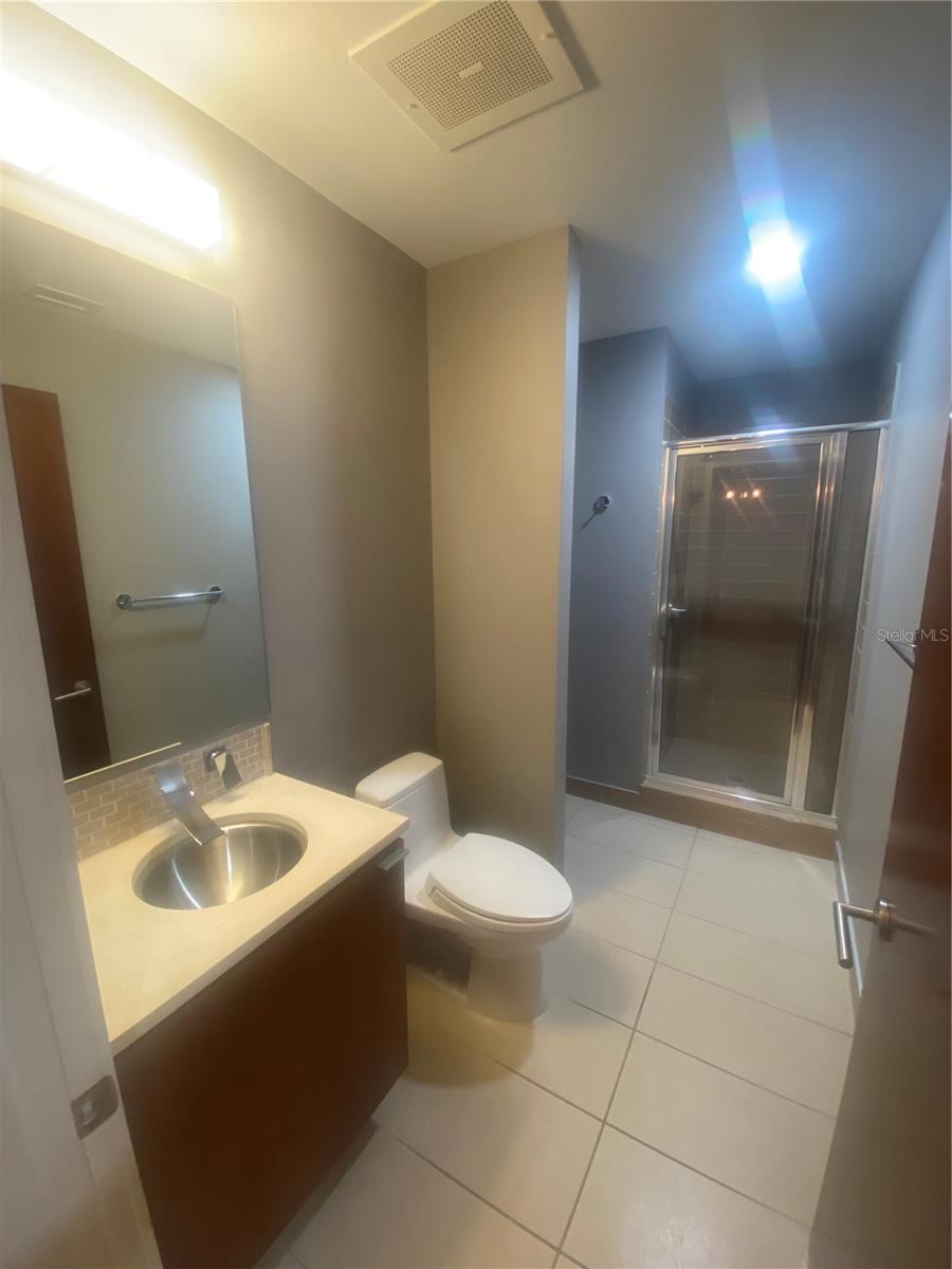 111 N 12th St #1621 Property Photo 10