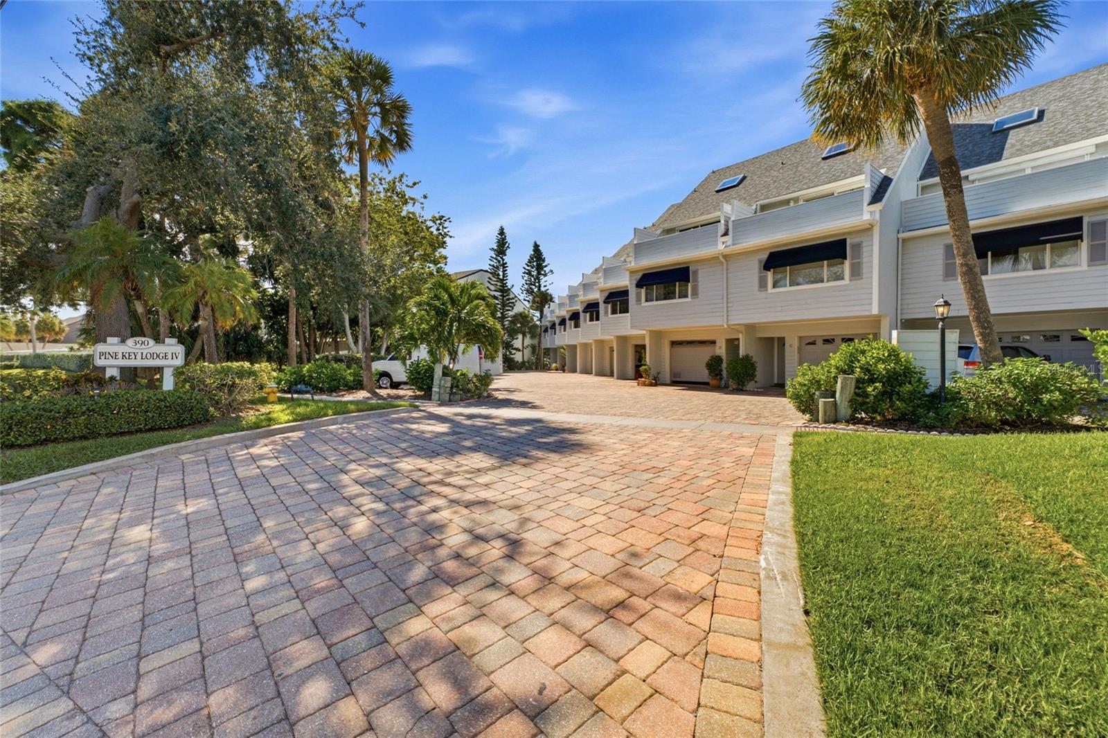 390 Pinellas Bayway S #f Property Photo 6