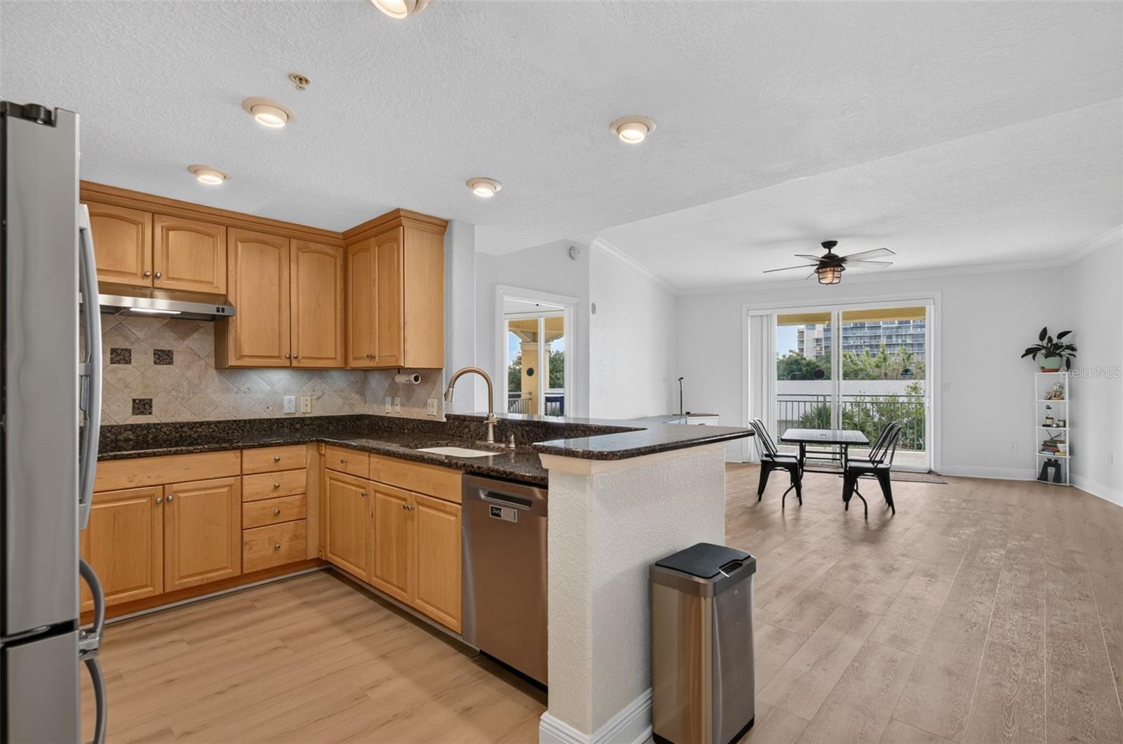 700 N Osceola Ave #406 Property Photo 17