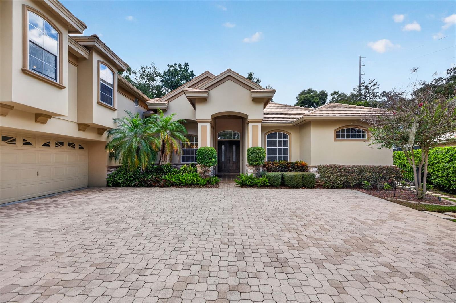 1516 Canopy Oaks Blvd Property Photo 4