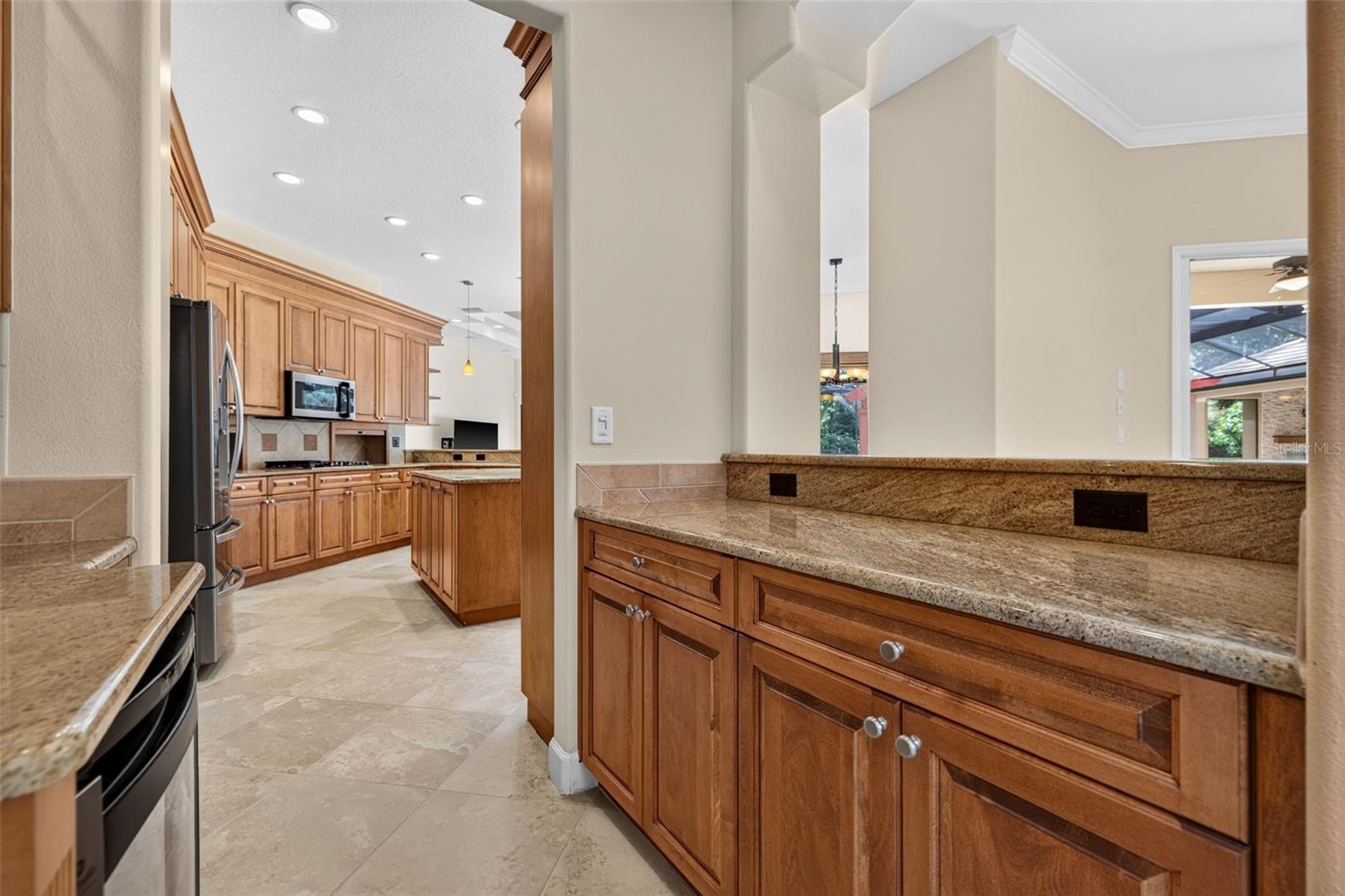 1516 Canopy Oaks Blvd Property Photo 18