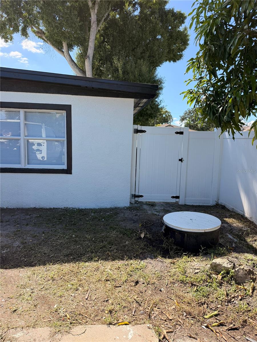 5808 N Lois Ave Property Photo 16