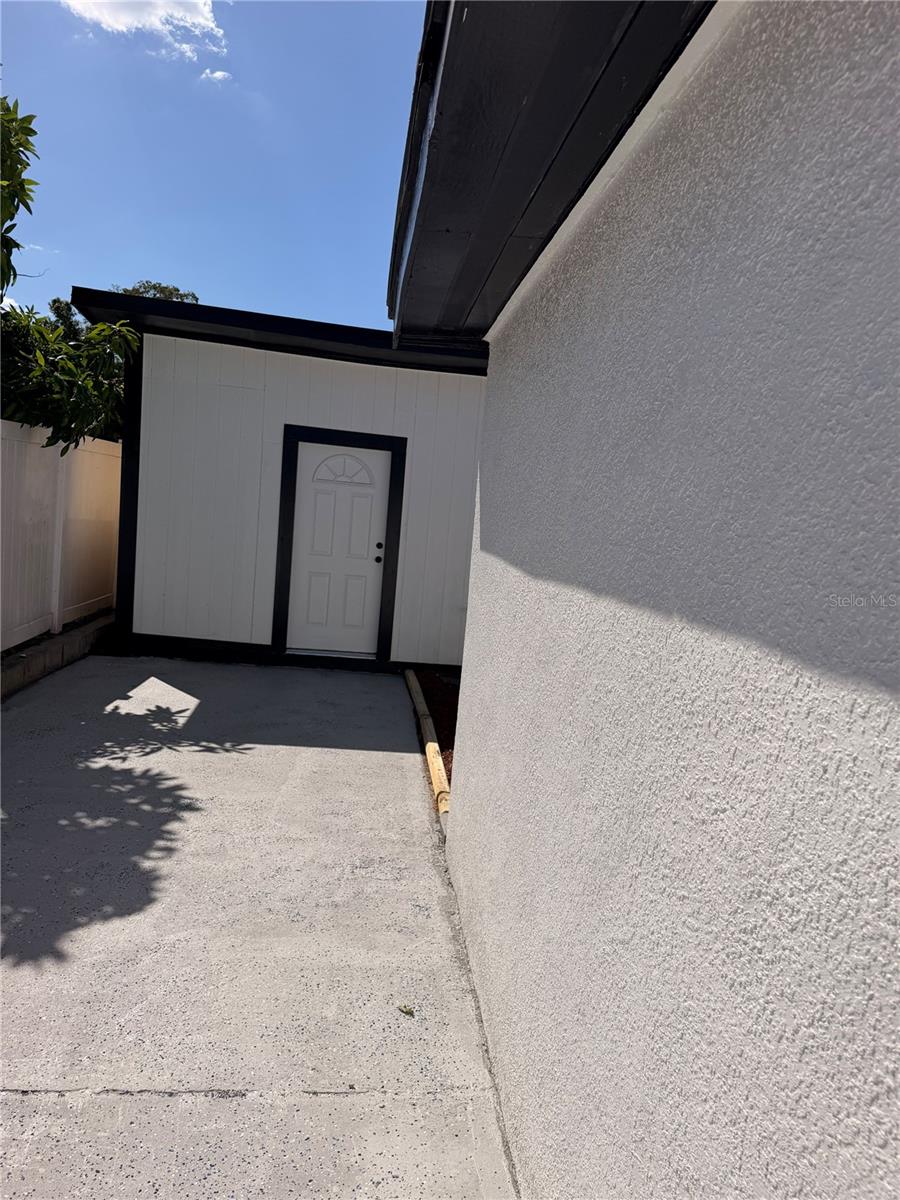 5808 N Lois Ave Property Photo 18