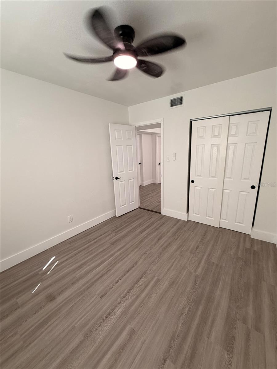 5808 N Lois Ave Property Photo 23