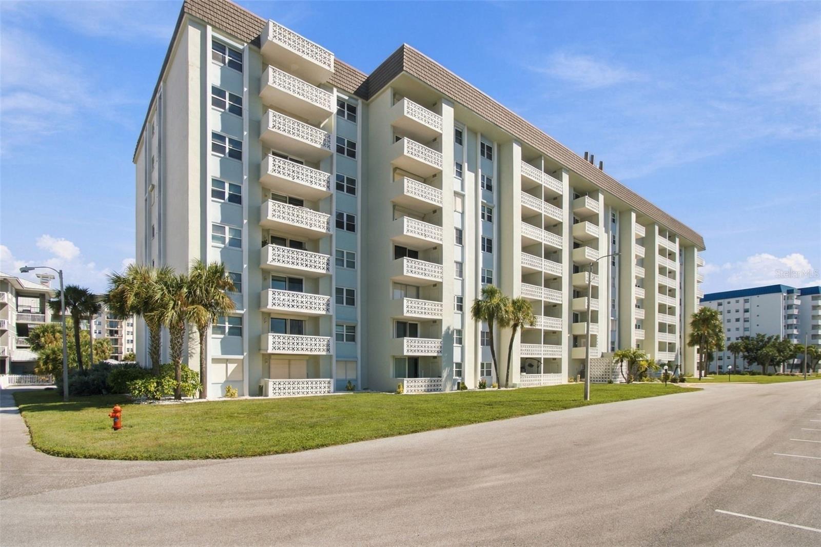 9 Forbes Pl #412 Property Photo 2