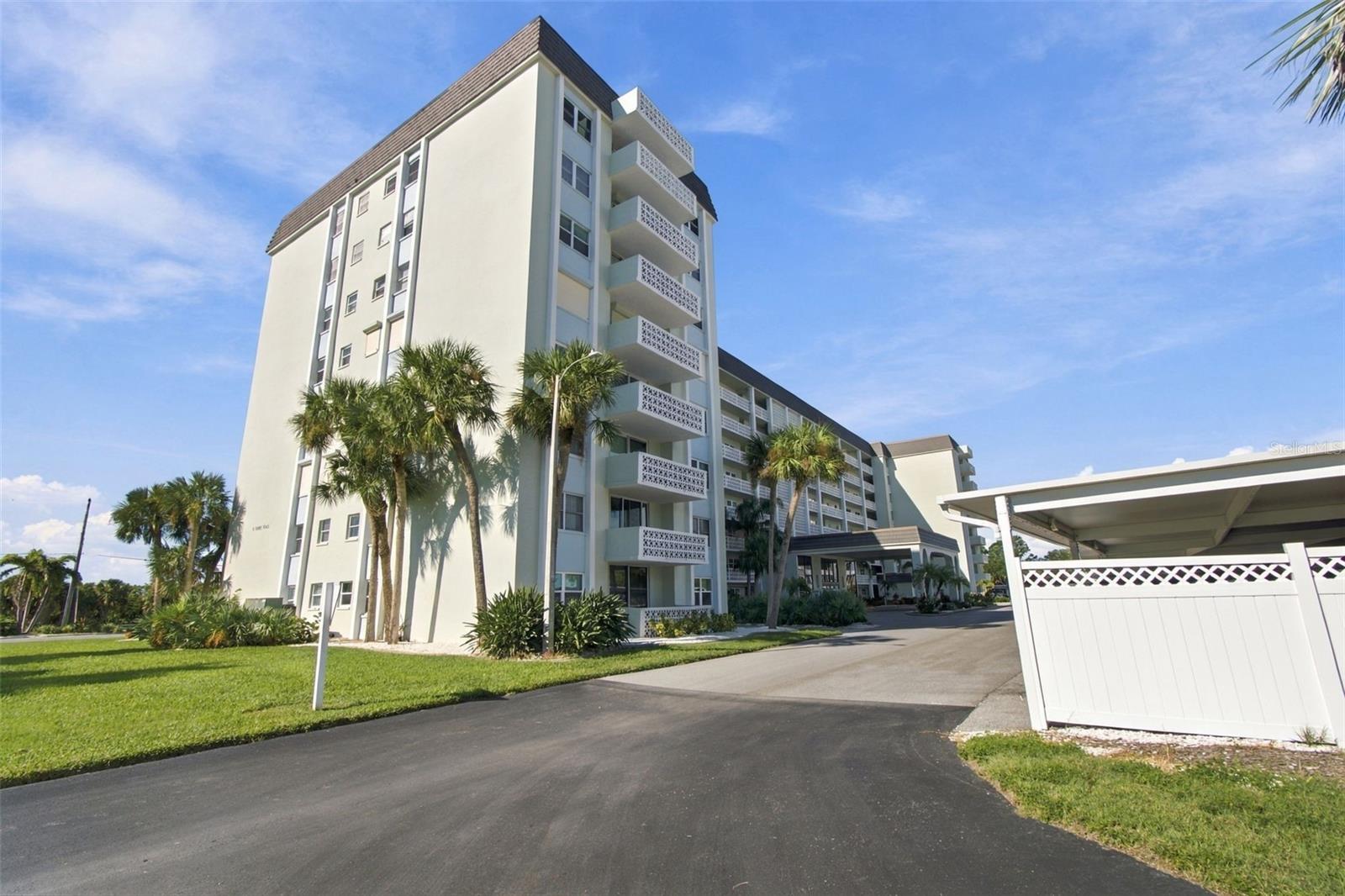 9 Forbes Pl #412 Property Photo 6